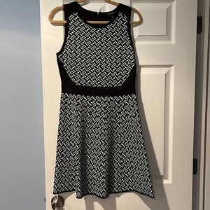 White House black-market medium women’s dress black green white